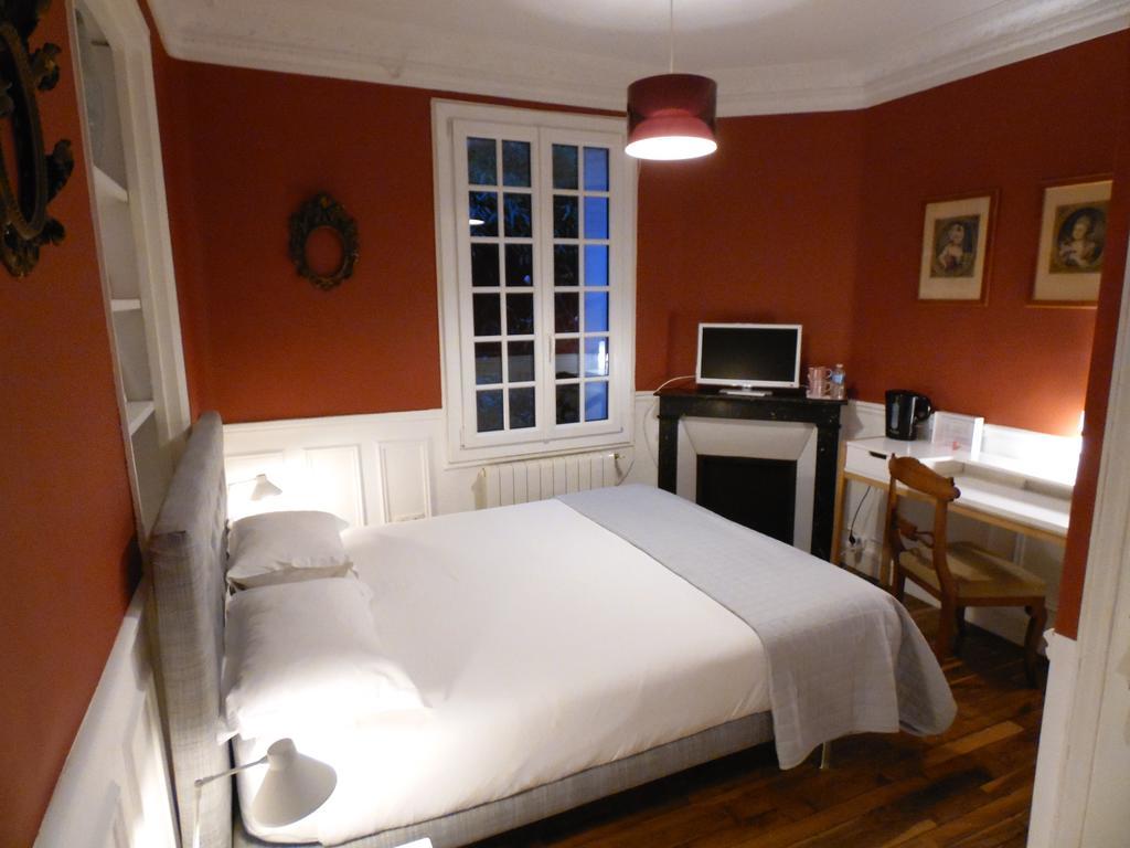 فونتوناي أو روز Bed & Breakfast La Clepsydre الغرفة الصورة